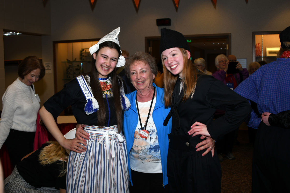 140 Jani Pickrel posed with two of the Pella dancers.JPG